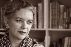 A escritora cearense Ana Maria Nóbrega Miranda, estreou na literatura no ano de 1978, com o livro Anjos e Demônios