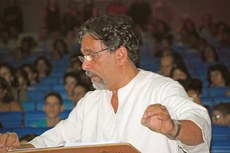 Coordenador-geral do Fepac, maestro Eduardo Nóbrega, que recentemente esteve mostrando seu trabalho na Universidade de Yale (USA)