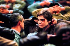 O longa de Wolfgang Becker é inspirado na queda do Muro de Berlim e na reunificação das duas Alemanhas