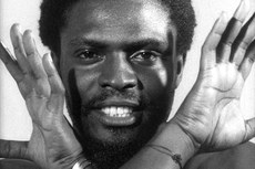 A programação inclui a exibição de filmes, e após as sessões, a realização de debates com especialistas da área
