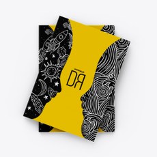 Capa da obra já oferece uma noção de como o autor tem feito da experimentação um meio de desenvolver uma forma de comunicação muito própria, que ele compara a um jogo de xadrez