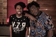 O show 'World Afro Pop' traz um repertório que, segundo a dupla, mistura música afro com pop mundial