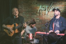 A dupla dos irmãos Pedro Chico e Rodolfo Salgueiro surgiu em 2005 e encantou o cantor Toquinho, que virou o padrinho musical