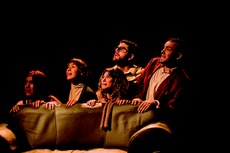 Carol Oliveira, Luisa Rosa, Saulo Salomão, Mariana Câmara e Ronaldo Jannotti compõem o elenco da peça