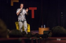 Carlos Maltz é astrólogo profissional há 20 anos, com formação em Psicologia e pós-graduação na linha Junguiana