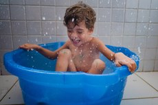 As fotos trazem um pouco da realidade das relações das crianças com suas famílias