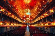 Inaugurado em 3 de novembro de 1889, o Santa Roza é tombado pelo Iphan e pelo Iphaep, sendo considerado ícone da cultura