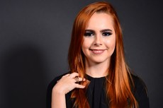 Rafaela Gambarra convida leitor a viajar ao som de Chico Buarque