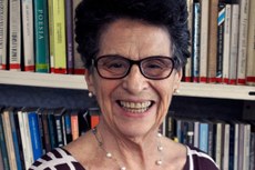 Escritora santista, radicada na Paraíba ficou com o terceiro lugar na categoria romance, com a obra ‘Outros Cantos’