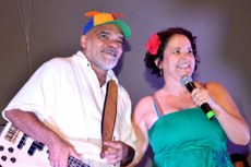 O músico Naldinho Braga e a arte educadora Nara Limeira são 
idealizadores da banda Meu Quintal
