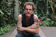 A turnê leva o nome do mais recente álbum do artista