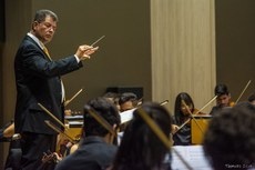 O maestro Luiz Carlos Durier é o regente da Orquestra Sinfônica Jovem da Paraíba, importante elemento de formação de novos instrumentistas