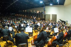 O maestro titular da Orquestra Sinfônica da Paraíba, Luiz Carlos Durier, faz questão de ressaltar que o grupo mantém a iniciativa de tocar e divulgar as obras de compositores brasileiros vivos  