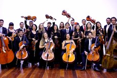 A Orquestra Sinfônica da Universidade Federal da Paraíba é formada por estudantes, funcionários e professores da UFPB