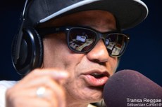 O radialista Dado Belo apresenta o programa Transa Reggae há mais de 20 anos