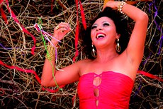 A cantora e atriz Sandra Belê, que é natural do município de Zabelê, no interior do estado, tem três álbuns lançados