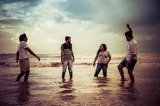 Flotilha em Alta-Terra é atração do Música do Mundo, com participação das violoncelistas Mayra e Mayara