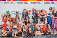 O elenco da peça é composto por atores que participaram do curso de teatro da Fundação Espaço Cultural (Funesc)