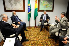 Roberto Muniz, Paulo Sérgio Salles, Jorge Viana e Ricardo Medeiros de Andrade discutem preparativos para o 8º Fórum Mundial da Água