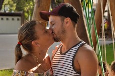 O beijo é algo importante em todas as relações, pois é sempre carregado de muito significado