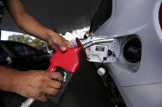 Em três dias, o preço da gasolina acumula queda de 3,39%
