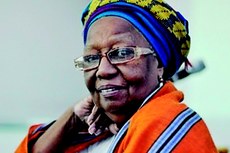 Makota Valdina, uma das líderes do Candomblé na Bahia, considera que as atitudes são influenciadas pelo preconceito de raça e cor