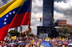 Brasileiro não participou de manifestações na Venezuela por ideologia, mas simpara aparecer e acabou enganando até o Itamaraty