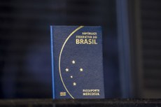 O prazo para reiniciar a impressão de passaportes foi previsto apenas para a próxima semana
