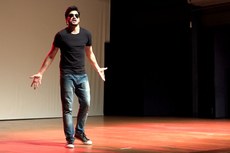 Nascido e criado no Rio de Janeiro, o comediante de 28 anos foi um dos pioneiros da profissão