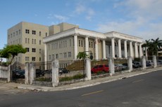 Qualquer cidadão, acima de 18 anos, poderá se apresentar na sede da Justiça Federal e oferecer lances