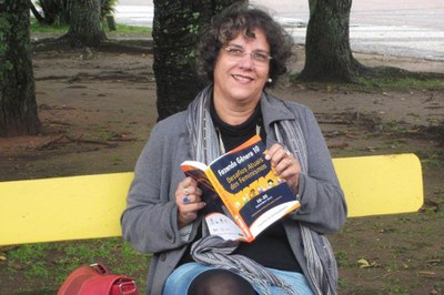 glória.jpg Para a professora Glória Rabay, é necessário perceber como a realidade da vida em sociedade é refletida nos jogos virtuais