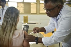 A medida do Governo só é válida este ano e foi adotada porque ainda existe um estoque disponível de 10 milhões de vacinas