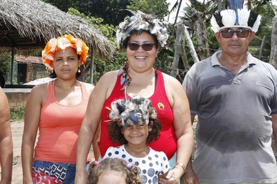 foto2.jpg Cal (centro) se destaca como a segunda mulher a ser eleita cacique na Paraíba