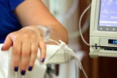 Pacientes que já passaram por quimioterapia para tratar carcinomas urotelais podem utilizar o medicamento Tecentriq (atezolizumabe)