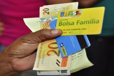 Mais recursos e o programa social do Bolsa Família poderia ter feito a desigualdade diminuir 63% mais rapidamente nos últimos anos