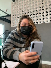 Para Bianca, a praticidade que o celular proporciona é um dos fatores mais importantes