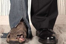 O valor representa, em média, 36,1 vezes mais do que metade do que receberam os mais pobres, cujo renda mensal foi de R$ 754 em 2017