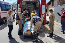 A Promotoria acionou o Corpo de Bombeiros, pois o Samu não dispõe de maca para transportar pacientes obesos