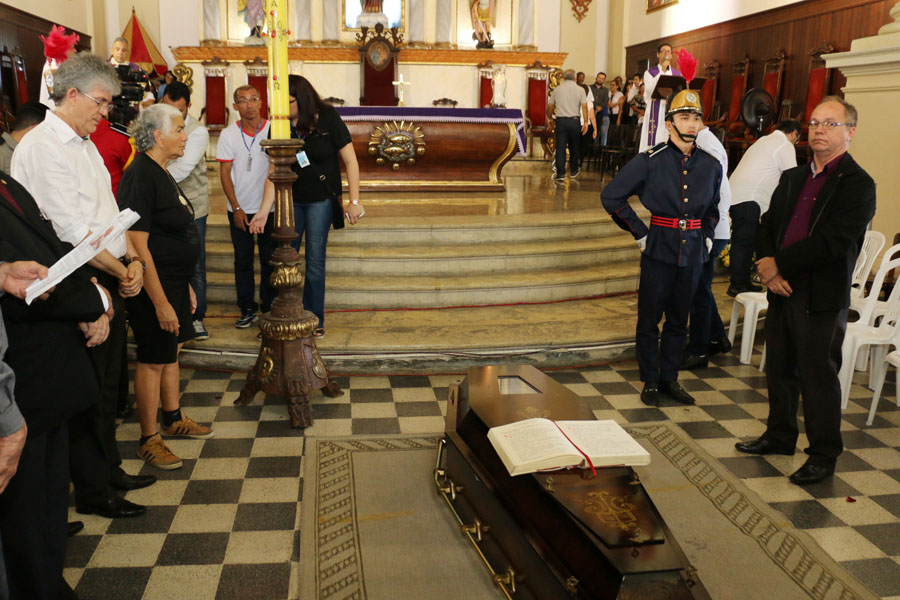 ricardo comparece ao velorio de dom jose maria pires foto francisco franca (21).JPG