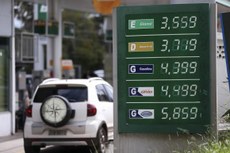 Preço da gasolina da bandeira Petrobras supera os R$ 4,29 em alguns postos do Distrito Federal