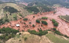 O rompimento da Barragem do Fundão, controlada pela mineradora Samarco Mineração S.A., em conjunto com a Vale S.A. e a anglo-australiana BHP Billiton, provocou destruição na região pertencente ao estado de Minas Gerais