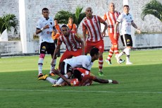 A equipe até fez uma boa partida contra o Botafogo, no primeiro tempo, mas na etapa final não conseguiu evitar a derrota que deixou o clube ameaçado de sair do G4
