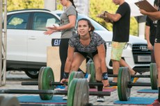 Levantamento de peso é uma das modalidades que compõem o crossfit; competição na Vila Olímpica terá ainda provas de corrida e natação