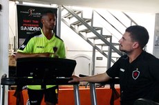 Recém-contratado pela equipe, o atacante Vanderlei segue aprimorando a parte física e não deverá ser relacionado para a partida 
