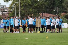 O técnico Leston Junior mostrou aos atletas como joga o Globo e como o Belo pode chegar a vitória para se segurar no G4