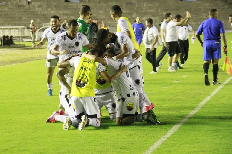 Botafogo-2x1-Treze-131 1.jpg Botafogo-2x1-Treze-131 1.jpg