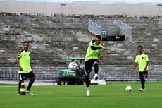 A última atividade do Belo aconteceu no Estádio Almeidão, mas a imprensa não pôde acompanhar a movimentação no coletivo