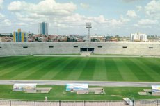 Novo gramado tem a qualidade dos padrões internacionais e possui moderno sistema de irrigação e drenagem