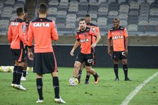 Jogadores do Atlético Mineiro treinaram para a partida na última segunda-feira (21), no Estádio Mineirão
