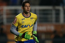 Goleiro é titular do time mineiro por determinação do técnico Mano Menezes